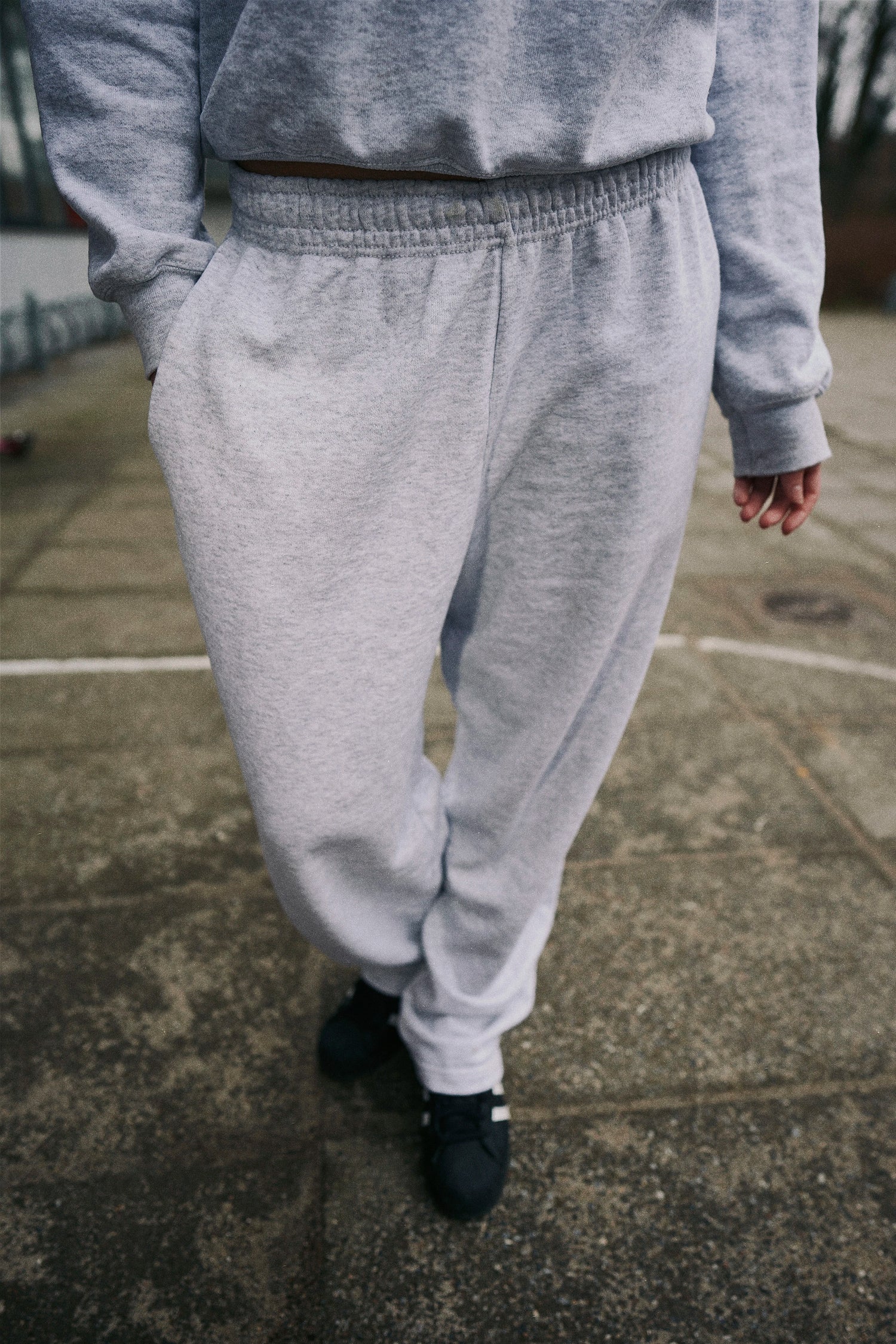 Sweatpants u. Elastik 170 kr.